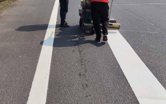 十堰恐龍化工詳解: 道路劃線之熱熔標(biāo)線施工要點?